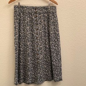 Medium Green & Cream Floral Linen Midi Skirt W/ Pockets